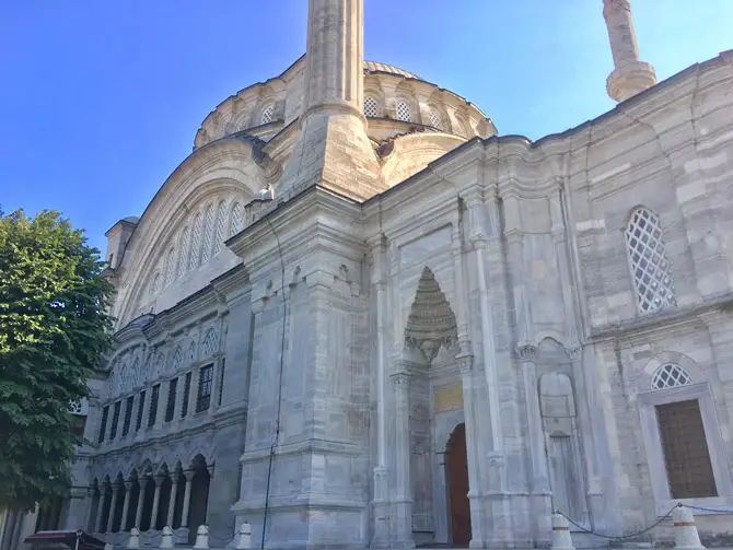 Nuruosmaniye Camii Hakkında Bilgi